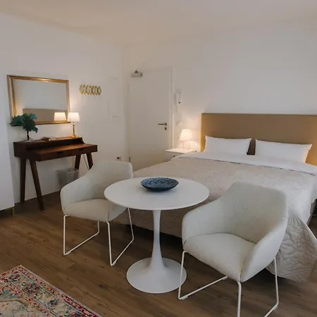 Markt 10 Aparthotel Wanzleben-Borde